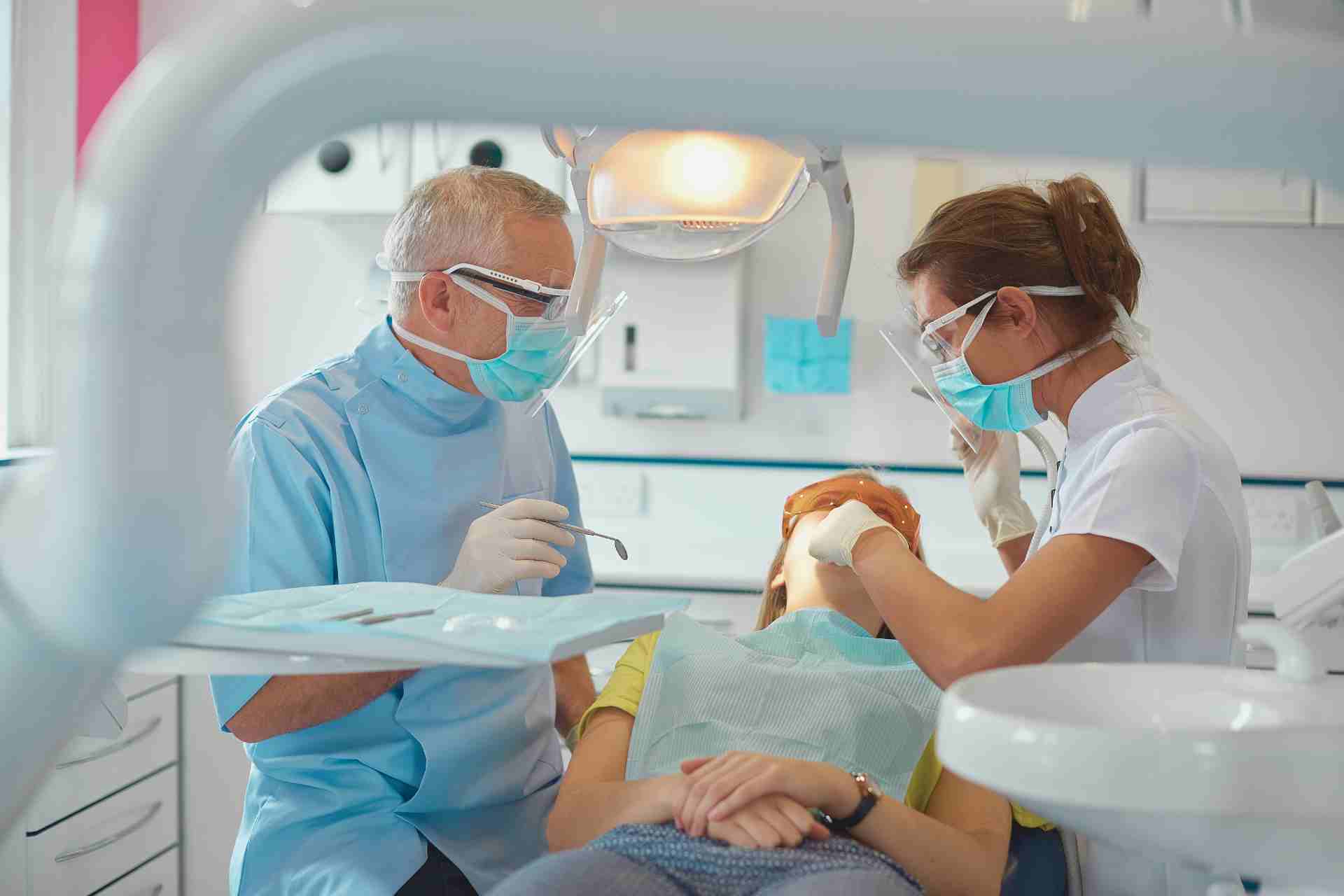 Dentist in Canoga Park, CA